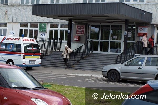 Jelenia Góra/region: Niepełnosprawni pacjenci czekają na uchwyty i siedziska w łazienkach