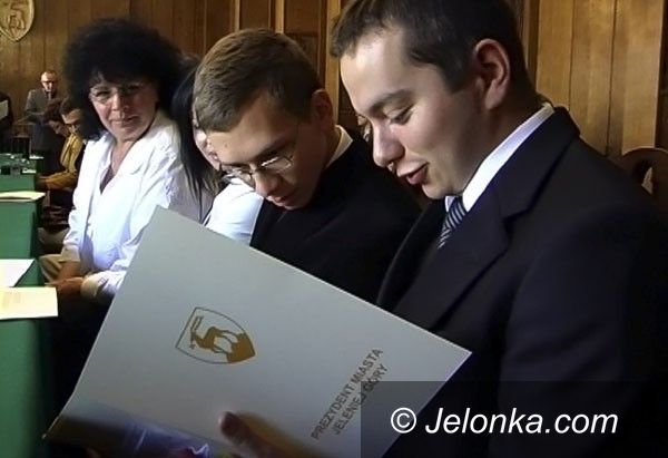 JELENIA  GÓRA: Najlepsi z najlepszych nagrodzeni w ratuszu