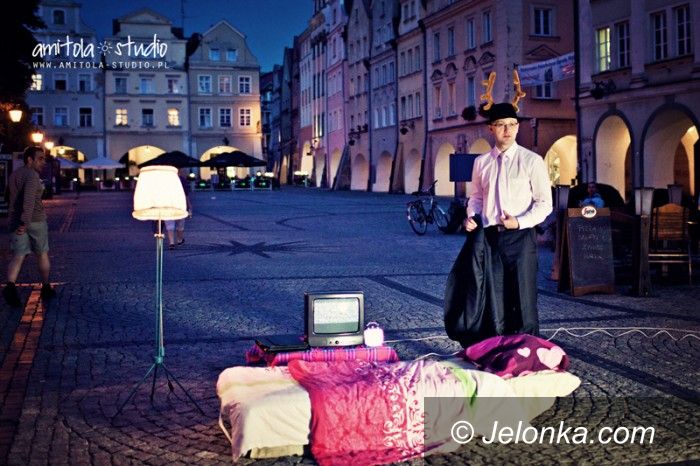 Jelenia Góra: Człowiek z rogami na głowie biegał po Jeleniej Górze
