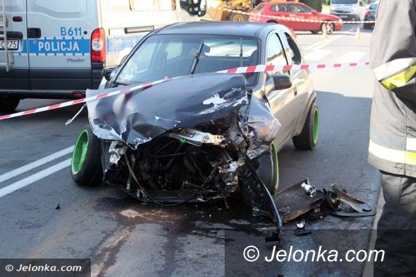 Jelenia Góra: Zderzenie trzech aut w Cieplicach – przez prędkość? 