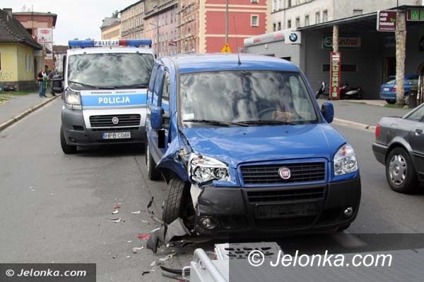Jelenia Góra/region: Zderzenie przez nieuwagę. Jedna osoba w szpitalu