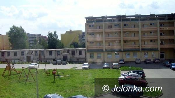 Jelenia Góra: Niezabezpieczona budowa przy ul. Kiepury zagrożeniem dla mieszkańców
