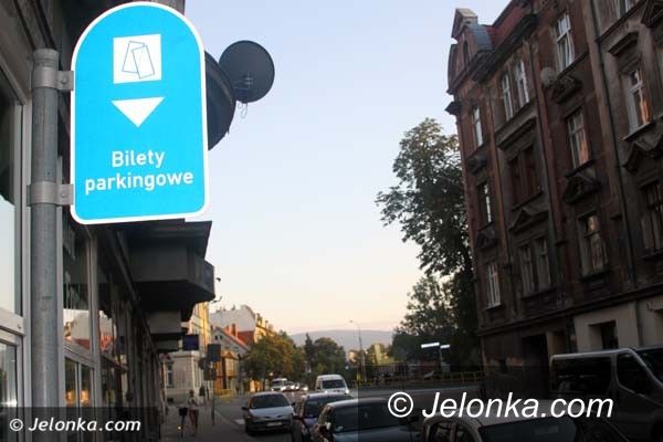 Jelenia Góra: Miasto wyciąga miliony od mieszkańców za parkowanie. Przybędzie parkomatów?