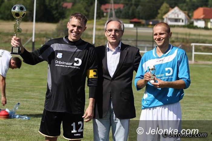 klasa okręgowa: Okręgówka: Gminne derby i puchar wójta dla Lotnika
