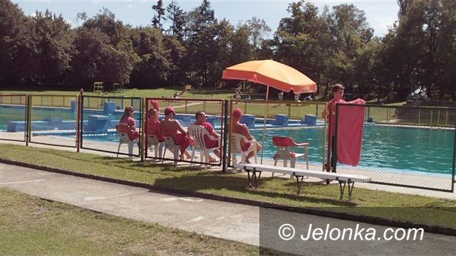 Jelenia Góra: Było święto, pogoda, a na basenie pustki. – Dlaczego? – pyta Czytelnik