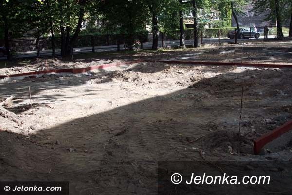 Jelenia Góra: Budowa placu rekreacyjnego dla niepełnosprawnych dzieci na półmetku