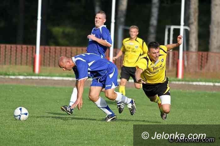 IV-liga piłkarska: IV–liga: w środę ważny test lidera