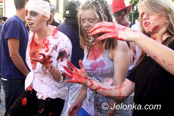 Jelenia Góra: Parada zombi? Więcej takich imprez! – mówili uczestnicy marszu i widzowie