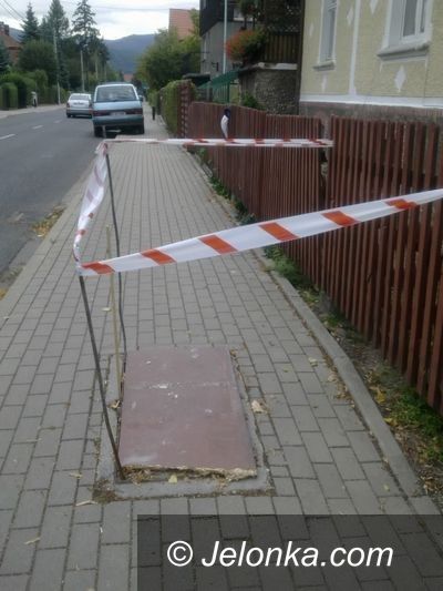 Jelenia Góra: Operator Orange Polska nie dotrzymał słowa – studzienka wciąż czeka na naprawę