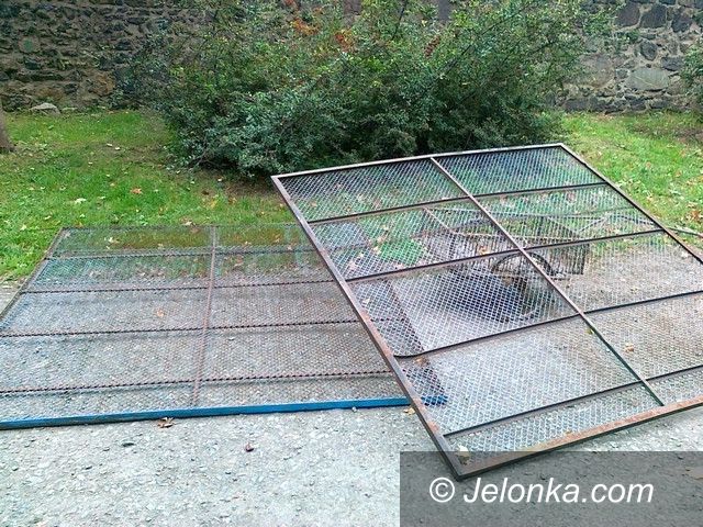 Jelenia Góra: Złodzieje złomu zatrzymani przez strażników miejskich