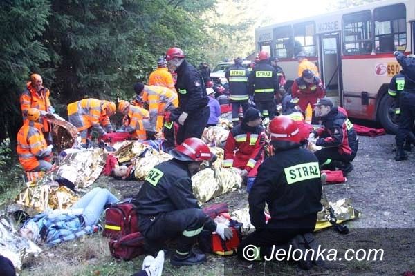 Region: Wypadek autobusu i kilku aut – ponad 50 osób poszkodowanych. Na szczęście to ćwiczenia!