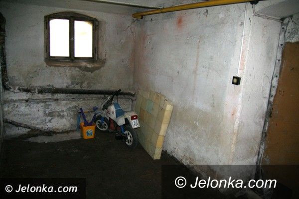 Jelenia Góra: Mieszkańcy Barlickiego 5: Ta wilgoć zrujnuje nam zdrowie!