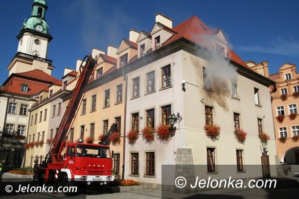 Jelenia Góra: Krzyczą: płonie Ratusz! To tylko ćwiczenia
