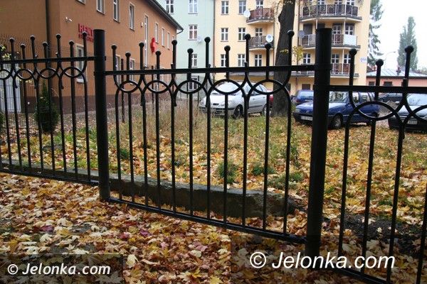 Jelenia Góra: Część „cieplickiego trójkąta” uporządkowana i ogrodzona