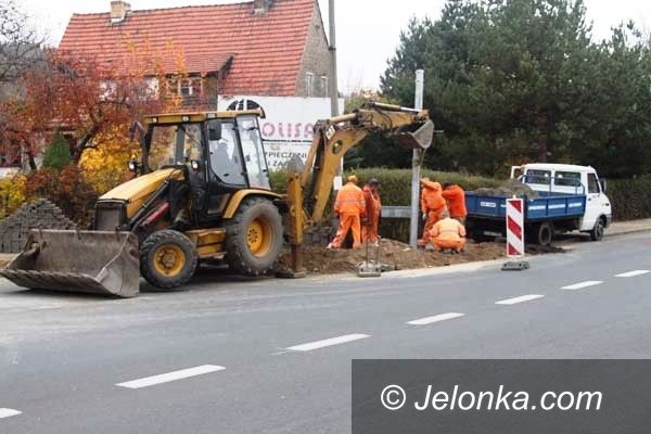 Jelenia Góra: W Osiedlu Pomorskim ruszyła budowa sygnalizacji na przejściu dla pieszych