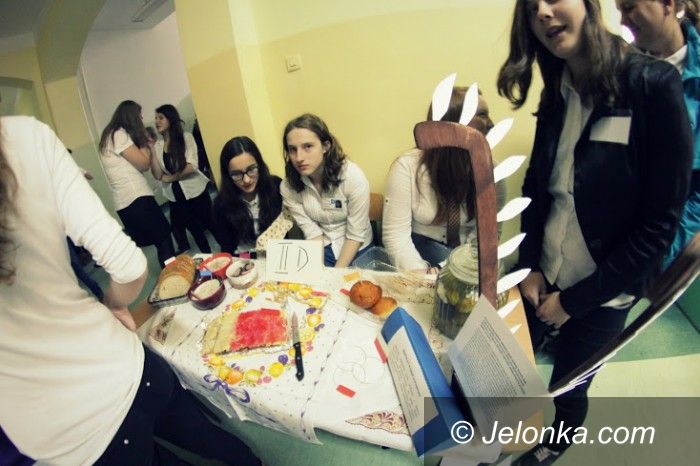 Jelenia Góra: Tak świętowano Dzień Niepodległości w jeleniogórskim Gimnazjum nr 1