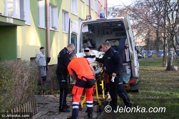 Jelenia Góra: Ugodzenie nożem przy ul. Karłowicza?