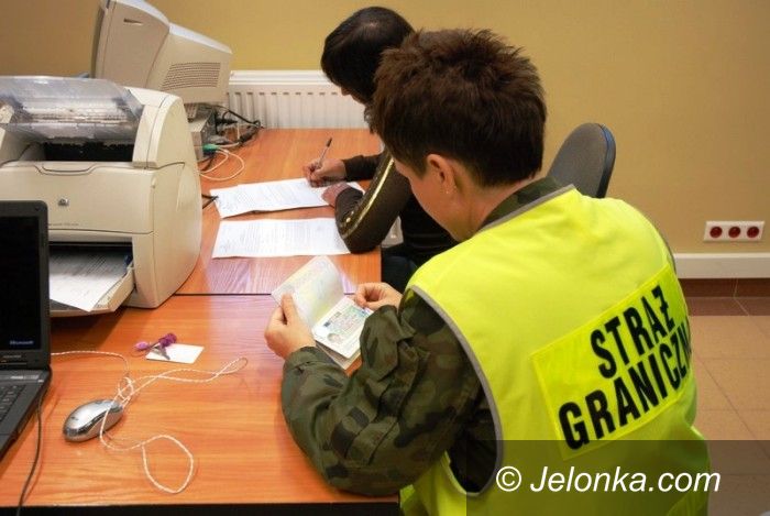 Jelenia Góra/region: Zatrzymani za nielegalną pracę i wyłudzenie wiz