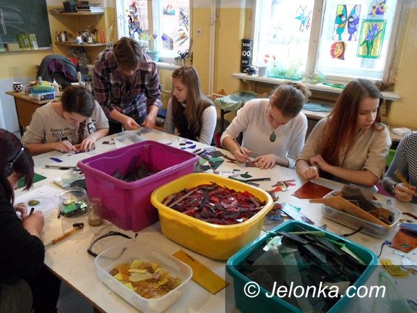 Jelenia Góra: Ukraińscy młodzi artyści w jeleniogórskim „Plastyku”