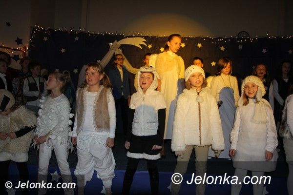 Karpacz: Piękne jasełka i świąteczna atmosfera  w Szkole 707