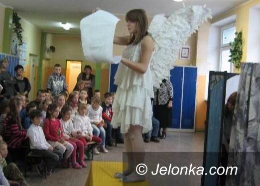 Jelenia Góra: Betlejemska stajenka w „Pastorałce dla Woła i Osła” w „Siódemce”