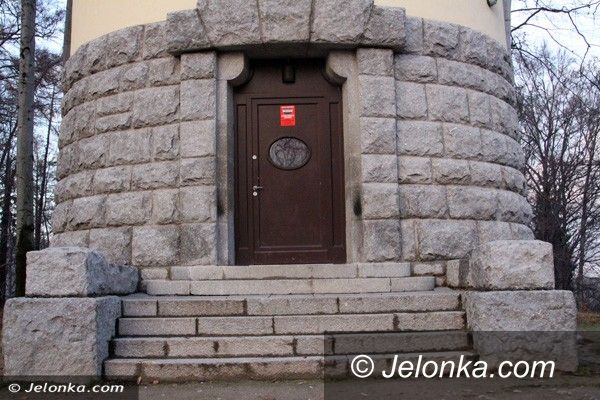 Jelenia Góra: Grzybek zamknięty – turyści rozczarowani