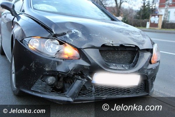 Jelenia Góra-Cieplice: Zmieniał pas bo chciał zawrócić – kolizja w Cieplicach