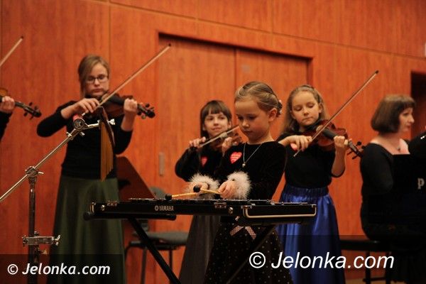 Jelenia Góra: Jeleniogórska Wielka Orkiestra Świątecznej Pomocy zagrała w filharmonii