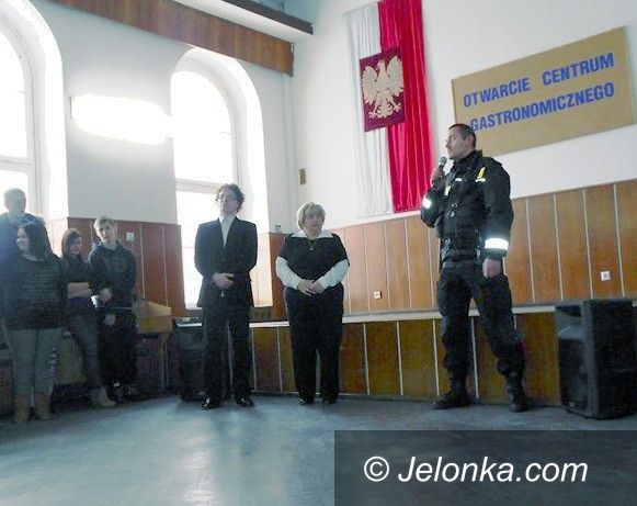 Jelenia Góra: Koniec ze śmieceniem przed szkołami