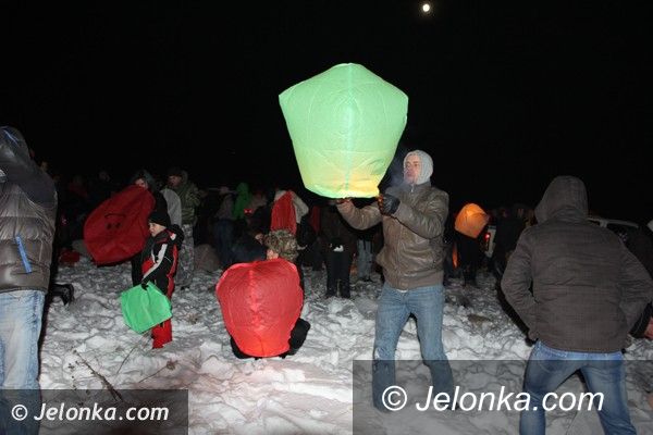 Jelenia Góra: Światełkiem do nieba rodzina, przyjaciele i znajomi pożegnali tragicznie zmarłego Daniela