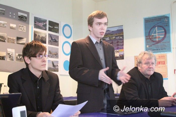 Jelenia Góra: Ankieta: jeleniogórzanie źle oceniają włodarzy. Prezydent: to niewiarygodne wyniki