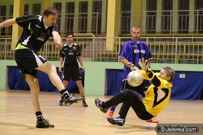 Jelenia Góra: Piłkarze z JLB wrócili na parkiet