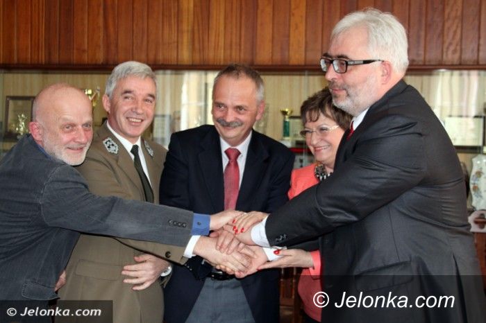 Jelenia Góra/region: Miasto i KPN wymienili się nieruchomościami. Czy Sobieszów ożyje?