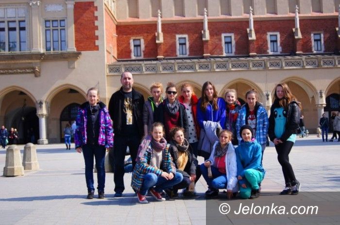 Gdańsk/Kraków: Galeria z występów młodziczek i seniorek MKS–u MOS Karkonoszy