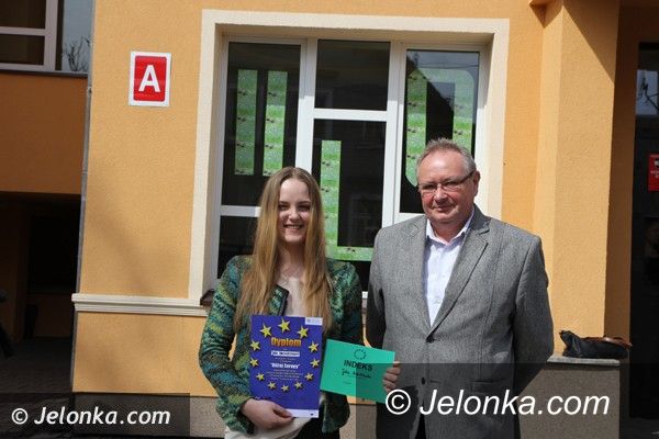 Jelenia Góra: Uczennica „Norwida” ekspertem w sprawach … Europy