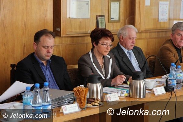 Powiat: Raport na sesji: W naszym powiecie strażacy na medal!