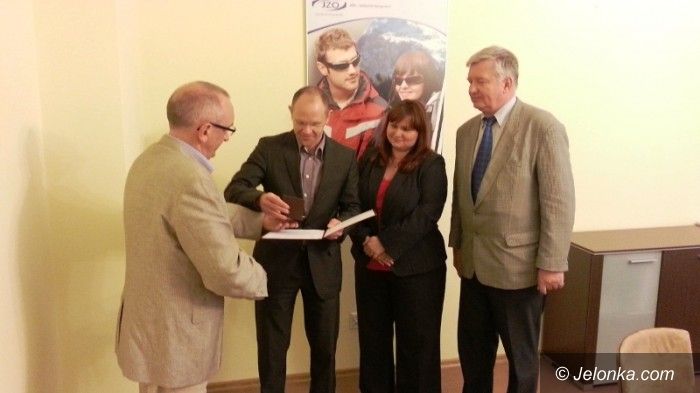 Jelenia Góra/region: JZO docenione za ratowanie wzroku dzieciom i młodzieży oraz pomoc najuboższym