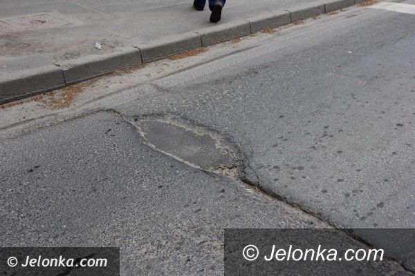 Jelenia Góra: Kiedy załatają dziury na głównych drogach Jeleniej Góry?