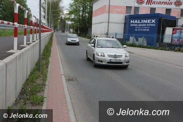Jelenia Góra: Na wyremontowanej ulicy Karola Miarki zapadły się studzienki!