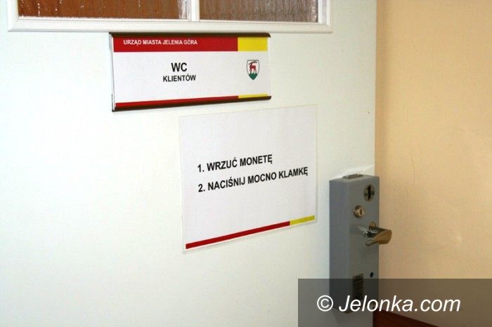 Jelenia Góra: Czytelnicy: Płatne toalety w urzędach to skandal!