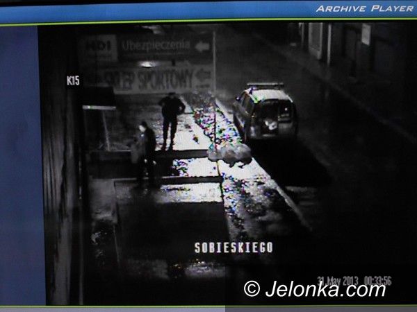 Jelenia Góra/Region: Po ulewie wezbrane rzeki i zalany budynek z Biedronką