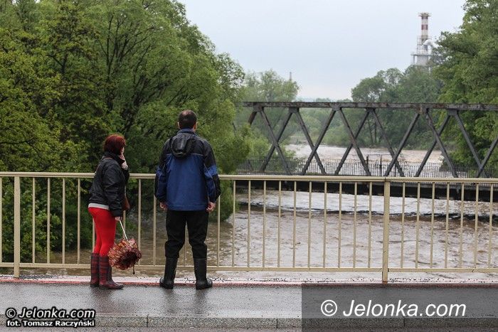 Jelenia Góra/region: Wody w Jeleniej Górze opadają, gorzej jest w powiecie
