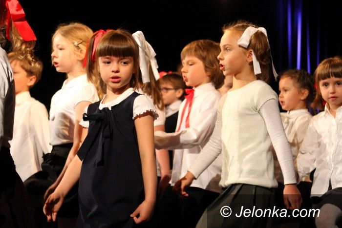 Jelenia Góra: Mali i duzi wystąpili dla siebie – inauguracja Festiwalu Folkloru