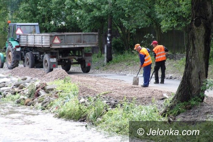 Jelenia Góra: Trwa usuwanie skutków nawałnicy
