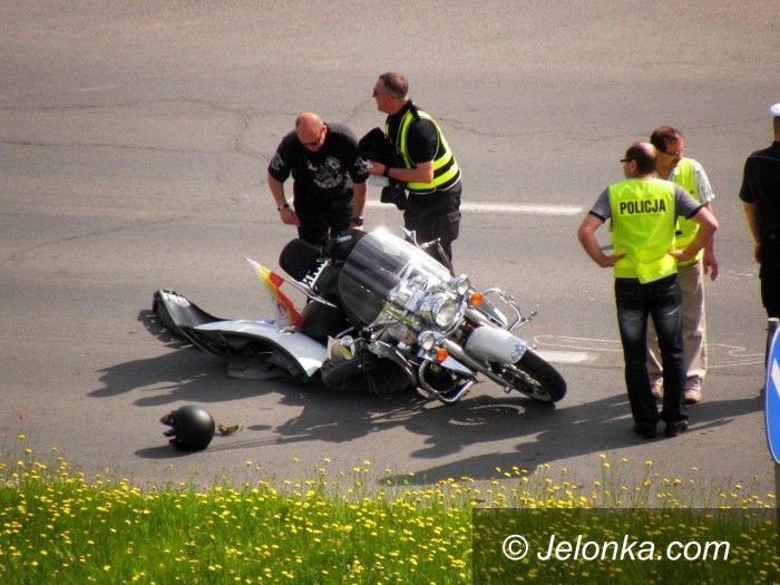 Jelenia Góra: Zderzenie renaulta z motocyklistą