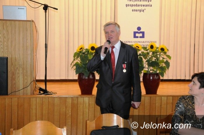 Jelenia Góra: Medal Komisji Edukacji Narodowej dla jeleniogórzanina
