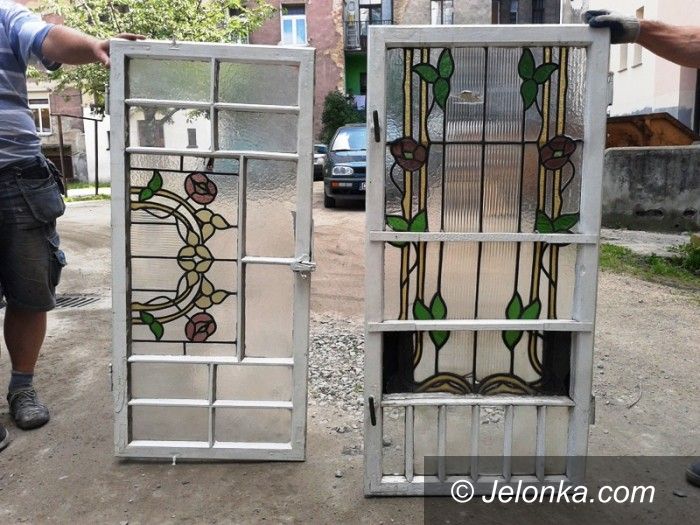 Jelenia Góra: Z niewiedzy zabytki trafiają do śmietnika