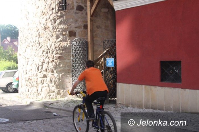 Jelenia Góra: Wieża zamkowa otwarta w kratkę?