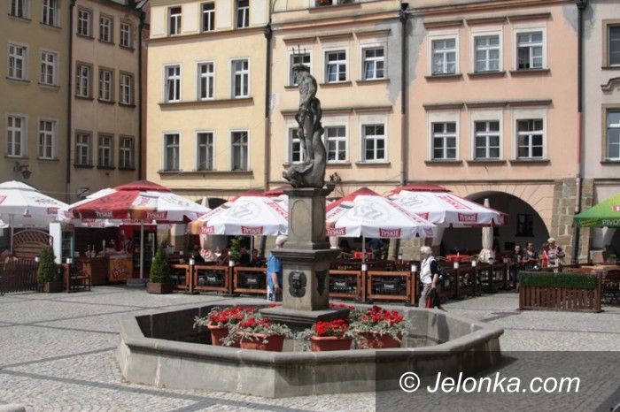 Jelenia Góra: Kwiaty w Neptunie. To eksperyment?