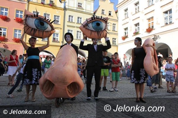 Jelenia Góra: Najazd artystów ulicy na Plac Ratuszowy